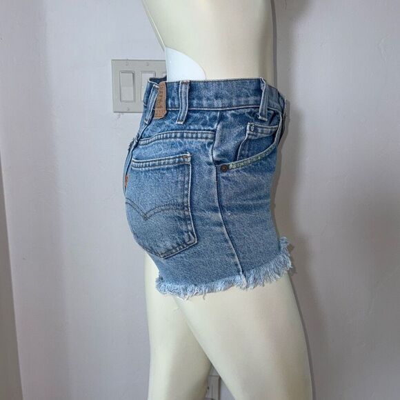 Vintage 70’s 80’s Orange Tab Light Wash Levis Student Fit Cut Off Shorts Size 28 - Picture 4 of 16